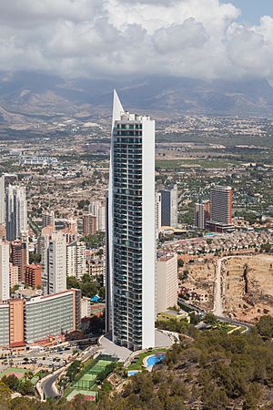 Archivo:Torre Lúgano, Benidorm, España, 2014-07-02, DD 57
