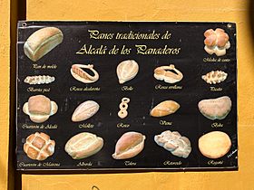 Archivo:Traditional breads of Alcalá de Guadaíra (Seville, Spain)