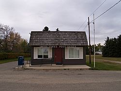 US Post office in Voltaire North Dakota 10-16-2008.jpg