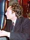 (Eduardo Punset) Adolfo Suárez conversa con el ministro de Relaciones con la CEE. Pool Moncloa. 1 de octubre de 1980 (cropped).jpg