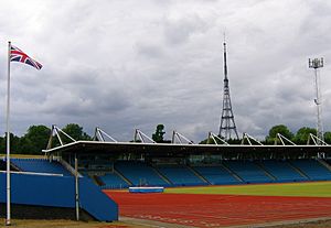Archivo:2005-07-01 - United Kingdom - England - London - Crystal Palace - Crystal Palace Transmitter - Crystal Palace Sports Centre