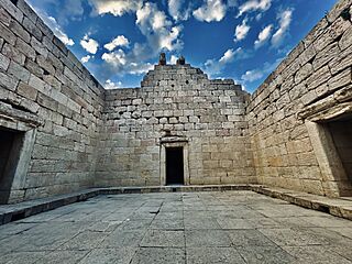 Anahita Temple of Bishapur (Kazerun) 1.jpg