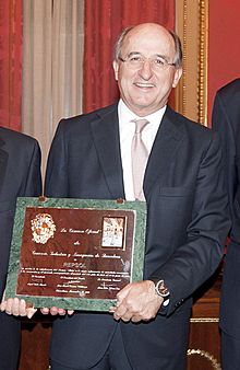 Antoni Brufau, Lliurament del Premi Llotja 2010 a Repsol YPF, 23 de maig de 2011.jpg