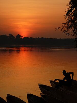 Archivo:Atardecer Bangassou