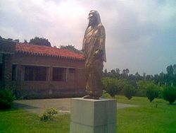 Archivo:Begum Rokeya statue