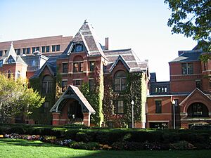 Archivo:Boston University Talbot Building 01