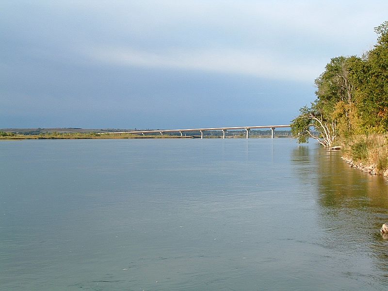 Archivo By the boat ramp at Running Water, SD