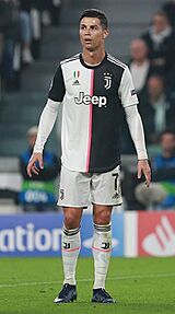Archivo:Cristiano-ronaldo-juventus-2019 (cropped)