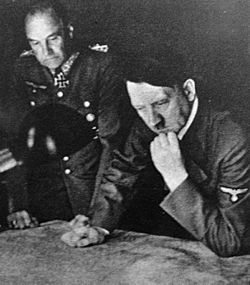 Archivo:Hitler and von Brauchitsch 1941