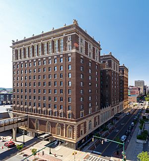 Archivo:Hotel Syracuse aka Marriott Syracuse Downtown
