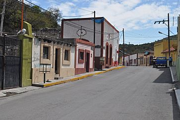 Archivo:Iturbide, Nuevo Leon, Mexico - panoramio