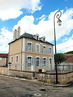 Migé-FR-89-école de filles-02.jpg