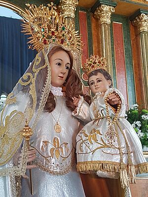 Archivo:Ofrenda floral a la Virgen de los Remedios 2021 - 194434