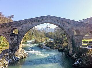 Puente romano Cangas.JPG