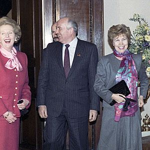 Archivo:RIAN archive 778094 Visit to Great Britain by General secretary of CPSU CC Mikhail Gorbachev