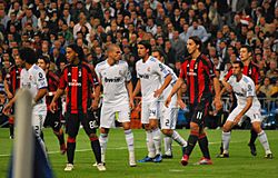 Archivo:Real Madrid-Milan free kick 2