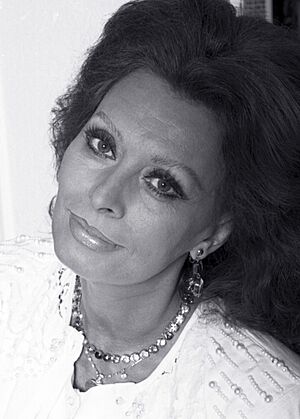 Archivo:Sophia Loren 21 Allan Warren