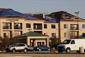 Archivo:Springfield tornado damage Marriott