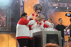 Archivo:Taipei Assassins at LoL World Championship 2012