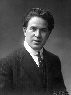 Titta ruffo portrait.jpg