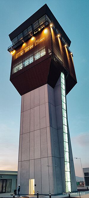 Archivo:Torre de Control TPQ