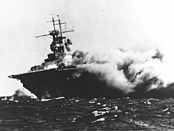 Archivo:USS Wasp (CV-7) brennt