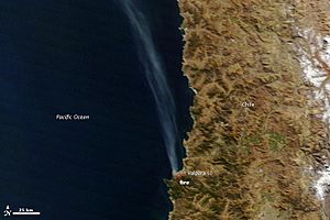 Archivo:Wildfire burns Valparaíso, Chile (small)
