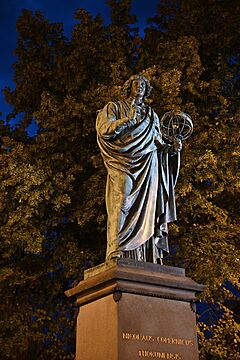 Archivo:20230802 Toruń - Nicolaus Copernicus Monument