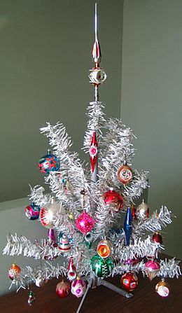 Archivo:Aluminum Christmas tree2