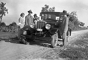 Archivo:Amerikai gyártmányú Durant gépkocsi. Fortepan 4928