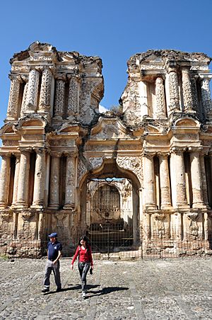 Archivo:Antigua guatemala ruins 2009