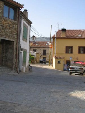 Archivo:Calle de La Acebeda1
