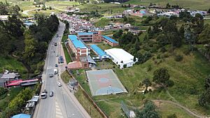 Archivo:Colegio Luis Antonio Escobar