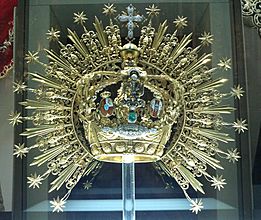 Archivo:Corona de la Macarena