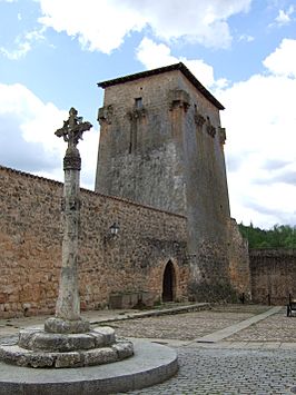 Covarrubias - Torreón de Fernán González.jpg
