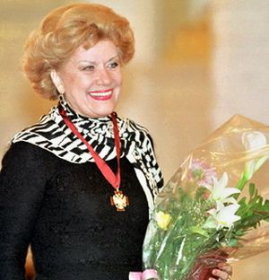Archivo:Elena Obraztsova cropped