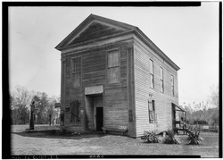 FRONT VIEW - Masonic Temple, State Routes 14 and 39, Clinton, Greene County, AL HABS ALA,32-CLINT,1-1.tif