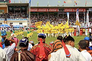 Archivo:Festiwal Naadam na stadionie narodowym w Ułan Bator 24