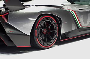 Archivo:Geneva MotorShow 2013 - Lamborghini Veneno rear wheel