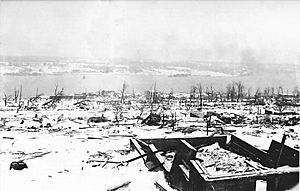 Archivo:Halifax Explosion - harbour view - restored