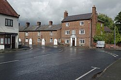 High Street, Overton - geograph.org.uk - 4144028.jpg