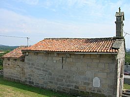 Iglesia de San Martiño de Cumbraos.jpg