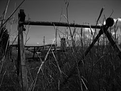 Instalacións abandonas do Antigo Aeroclub de Alvedro.jpg