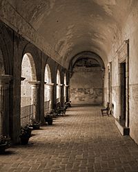 Archivo:Interior convento 3