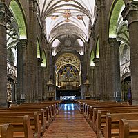 Archivo:Interior de la Catedral de Jaca