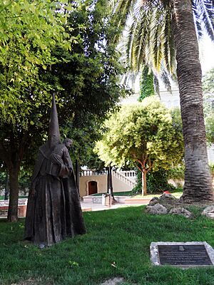 Archivo:Jumilla. Jardín de las Ranas