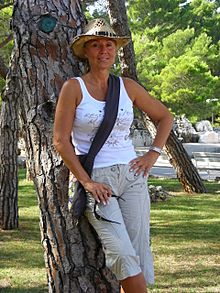 Lepa brena.jpg