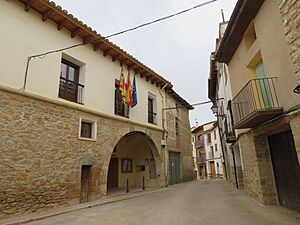 Archivo:Localidad de Las Parras de Castellote, España