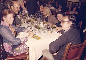 Archivo:Maria Lluïsa Borràs, Francesc Vicens, Pepa Llopis i Joan Brossa, 1973
