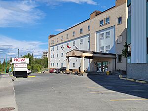 Archivo:Nova Inn Yellowknife